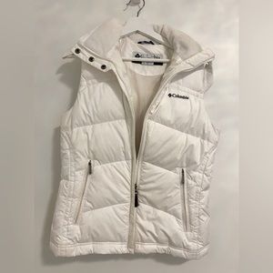 Ladies small Columbia puffer vest with hood